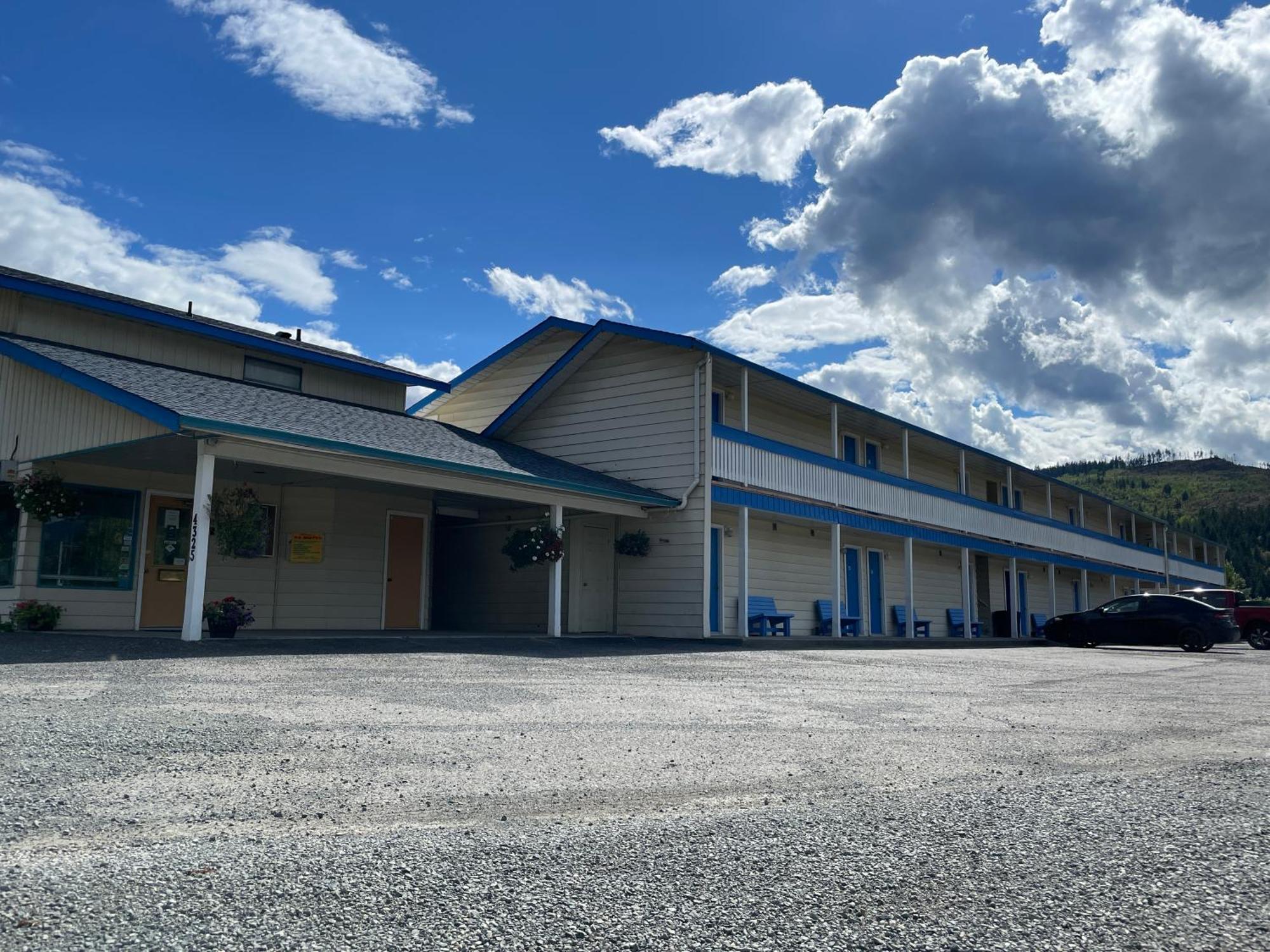 Y-5 Motel Barrière Eksteriør billede